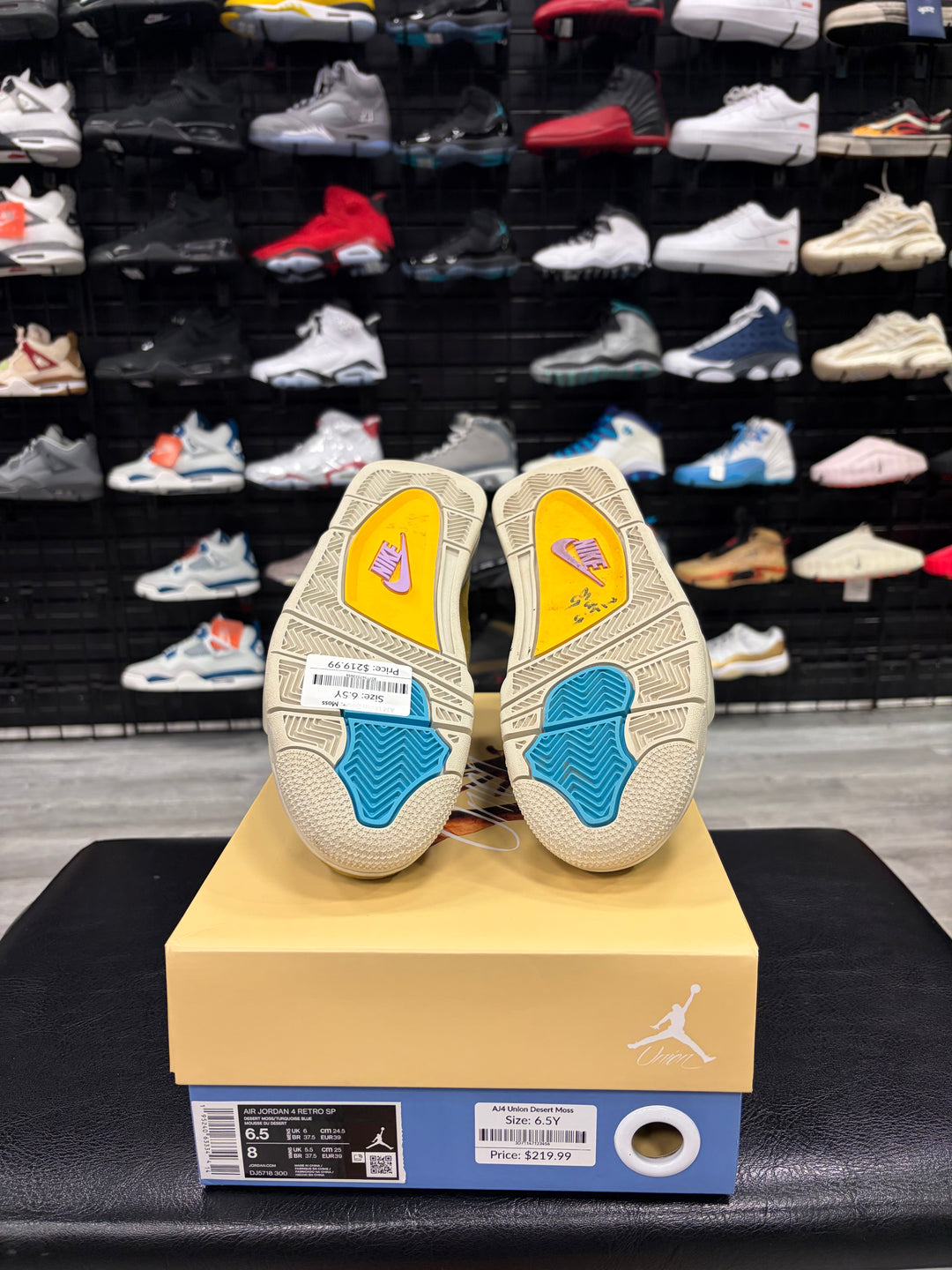 Air Jordan 4 Retro SP - Visual Streetwear