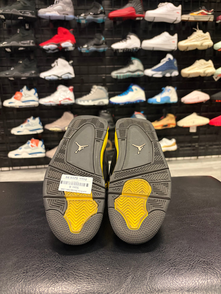 Jordan 4 Yellow Thunder - Visual Streetwear