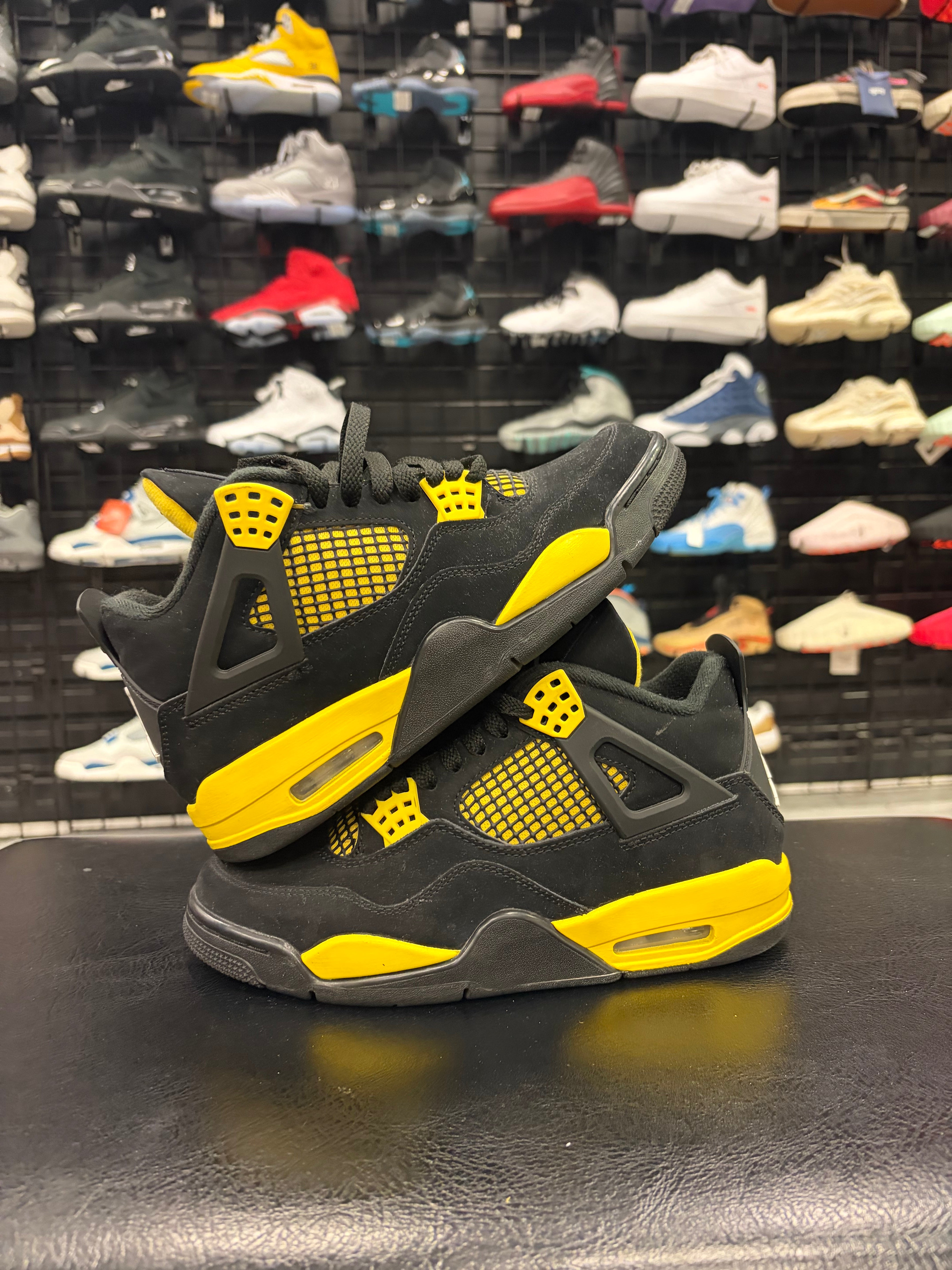 Jordan 4 Yellow Thunder - Visual Streetwear